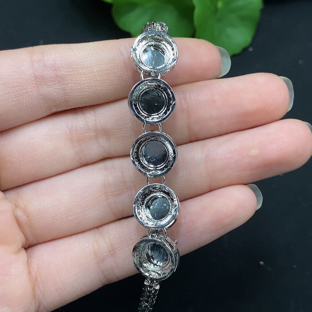 F28280303 Jadeite Cabochon Inlaid Bracelet (Non-Gold Setting)