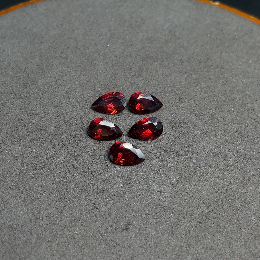 C33920770 Garnet Rough Stone Total Weight Approx.4.69Ct Sell as a Lot