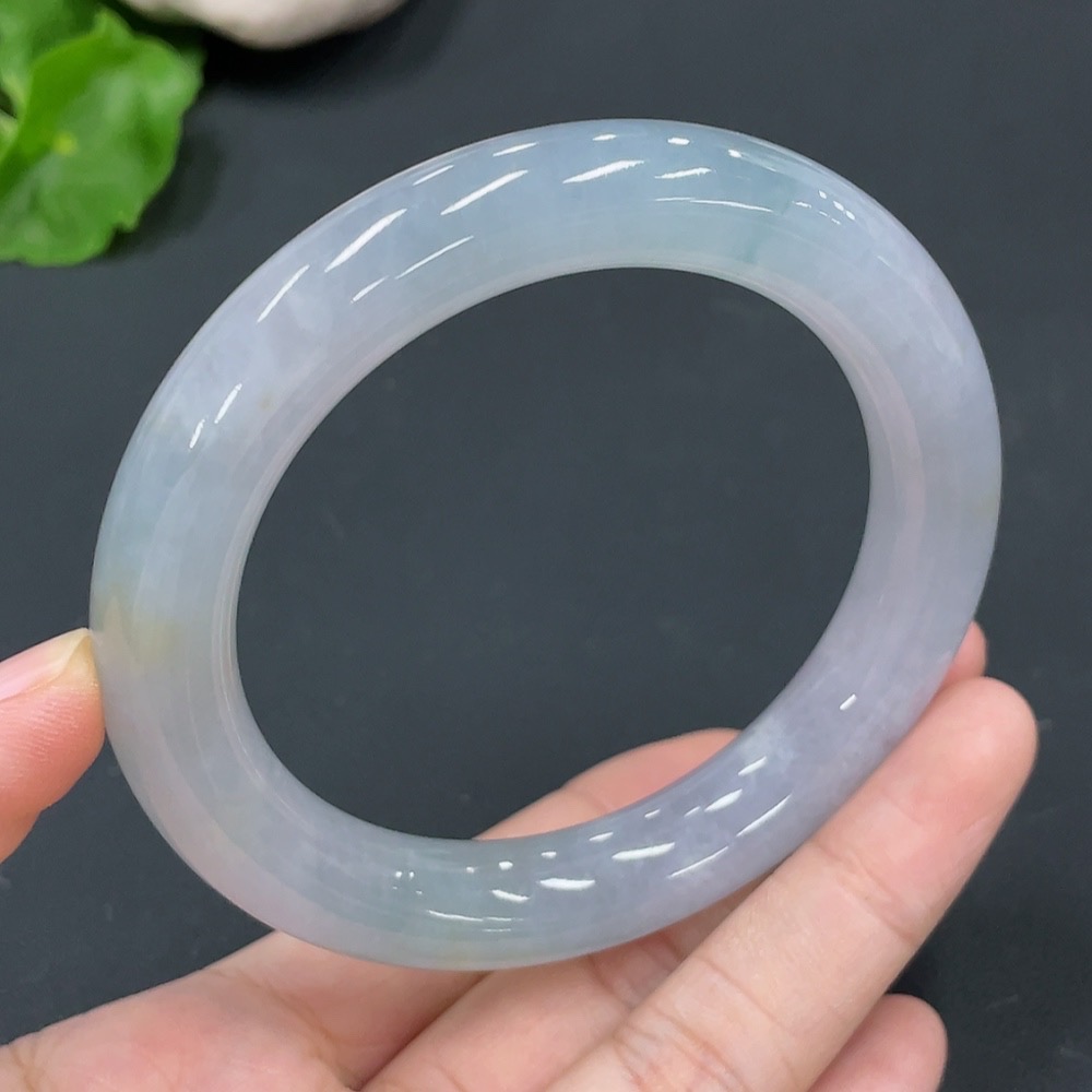 F23602497 Jadeite Round Bangle Size 56.7 Total Weight 69.273g