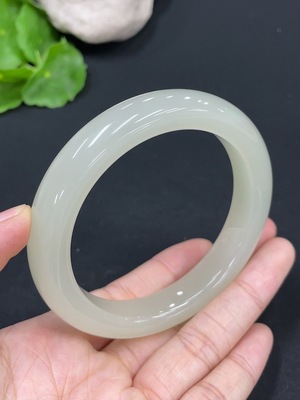 H28245566 Hetian Jade Round Bracelet Size 58.2 Total Weight Approx. 61.9g