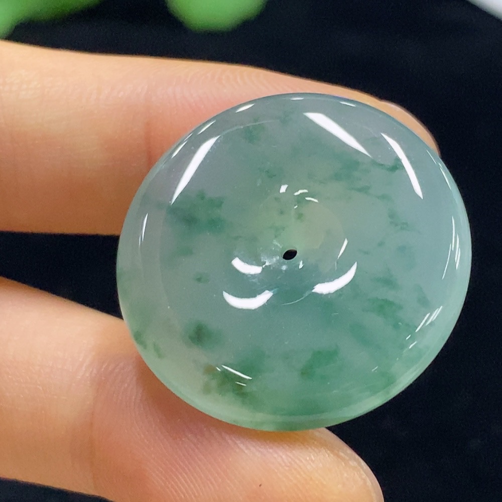 F35135177 Jadeite Peace Knot Pendant, Total Weight Approximately 9.58 Grams