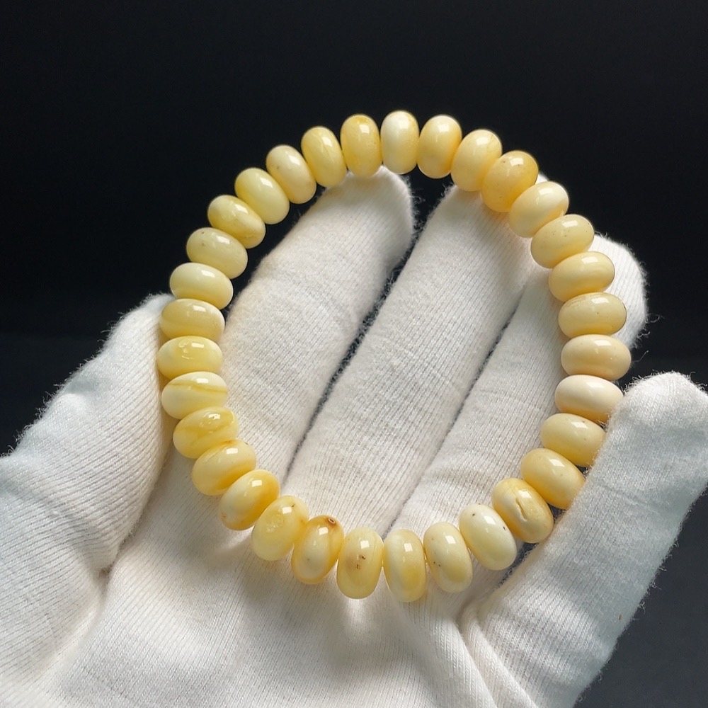 C27133554 Amber Beeswax Bracelet, Approx. 10mm Beads, Total Weight Approx. 12.20g
