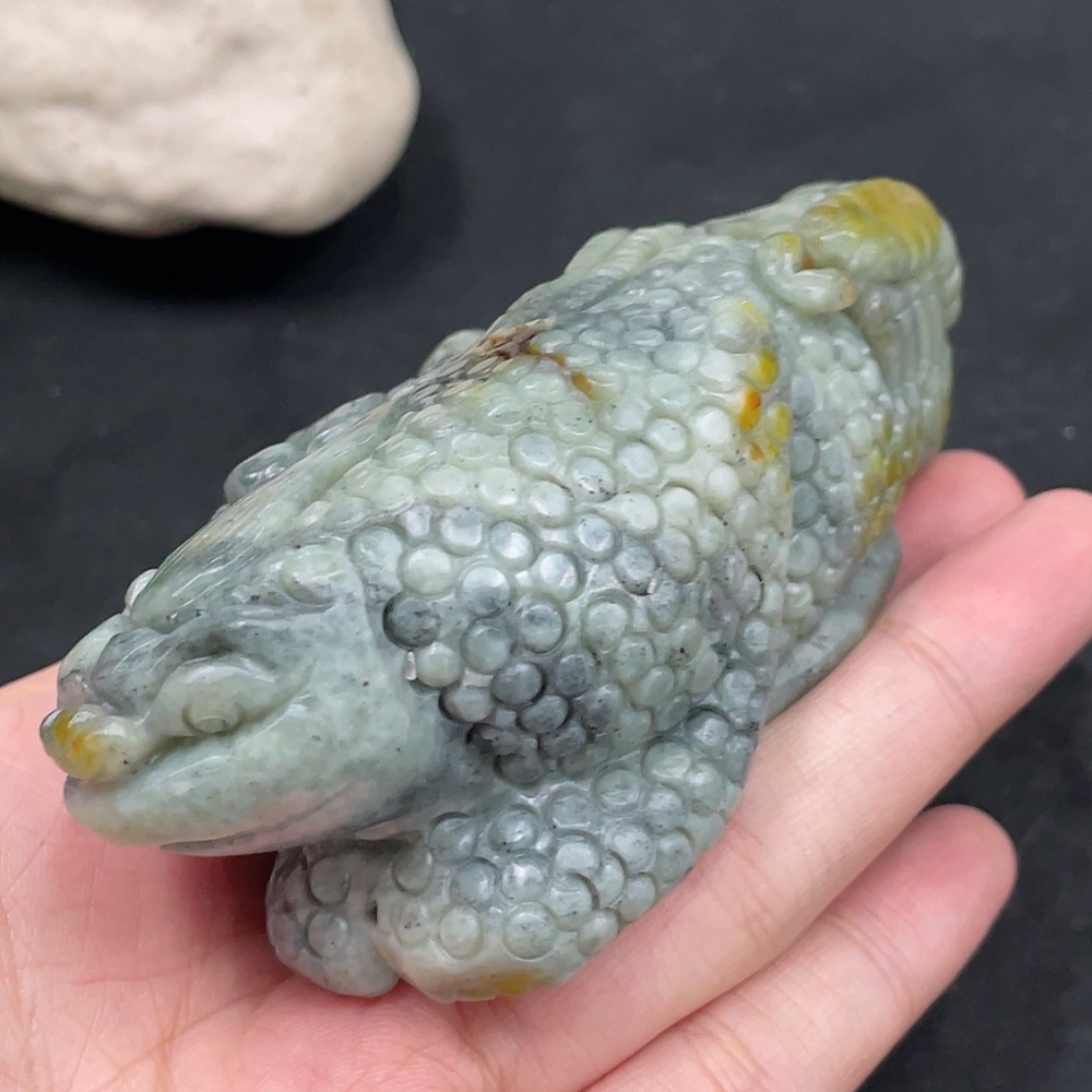 H31582276 Hetian Jade Ornament 'Five Poisons' with Undetermined Skin Color Origin, Total Weight Approx. 280.6g