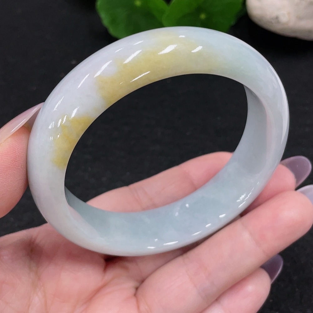 F34965833 Jadeite Round Bracelet Size 58.8 Total Weight Approx. 77g (with Crack)