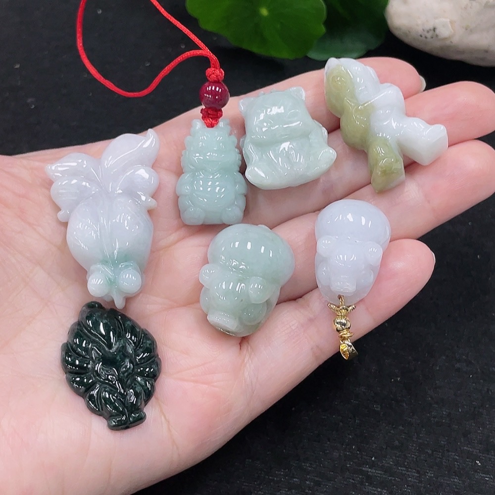 F33872433 Jadeite Pendants Sell as a Lot (Non-Gold Inlaid)