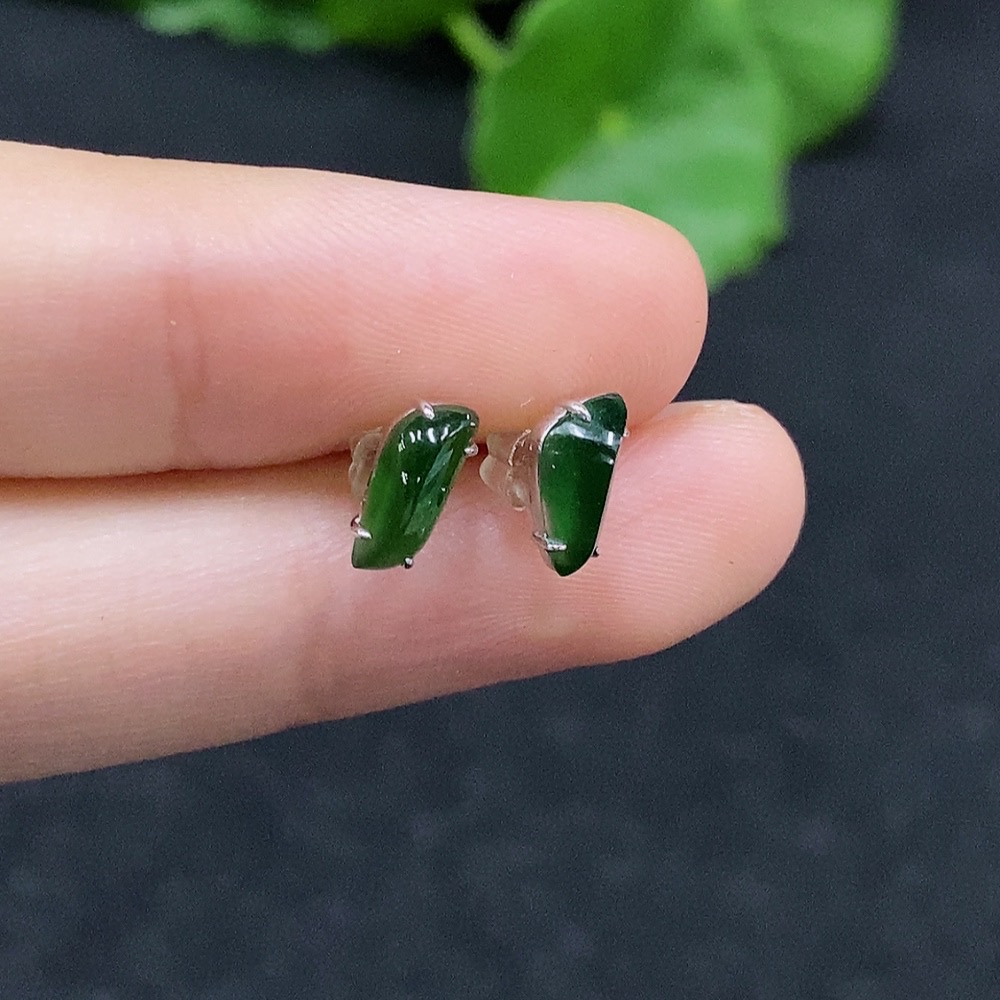 F32695850 Jadeite Inlaid Earrings 18K Gold Total Weight Approx. 0.8g Including Ear Studs