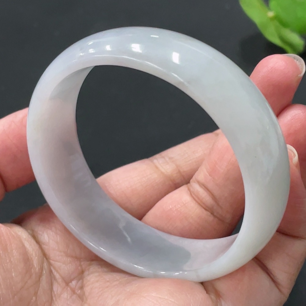 F33874830 Imperial Jadeite Bracelet, Inner/Outer Diameter 55.8/50mm, Total Weight Approx. 51.22g