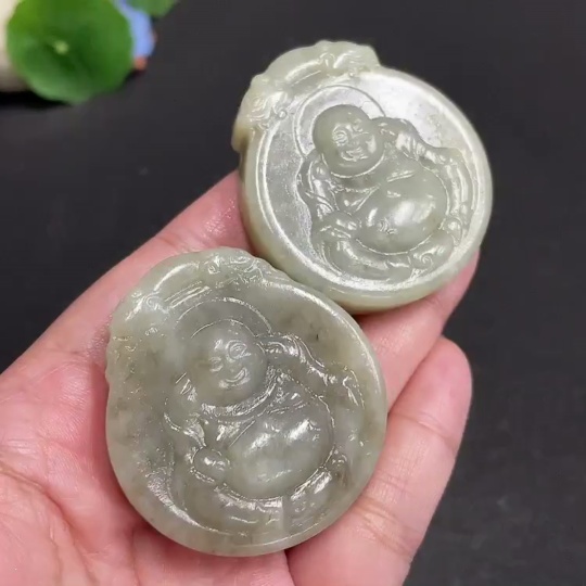H29431620 Hetian Jade Pendant - Buddha Statue - Containing Other Mineral Components - Total Weight Approx. 91.8g