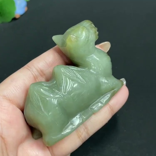 H31658987 Hetian Jade Handheld Piece, Auspicious Beast, Total Weight Approx. 129.4g