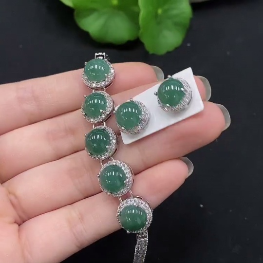 F28280306 Jadeite Cabochon Inlay Bracelet / Earrings Non-Gold Setting