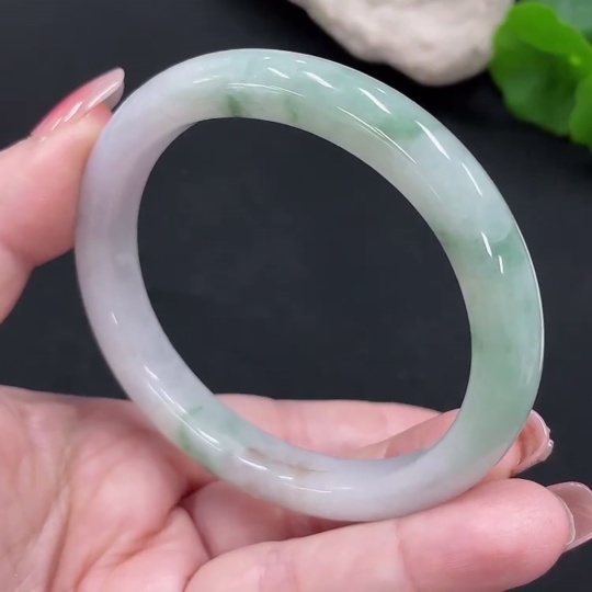 F26024329 Jadeite Imperial Concubine Bracelet Size 60/54 Total Weight Approx. 46.7g