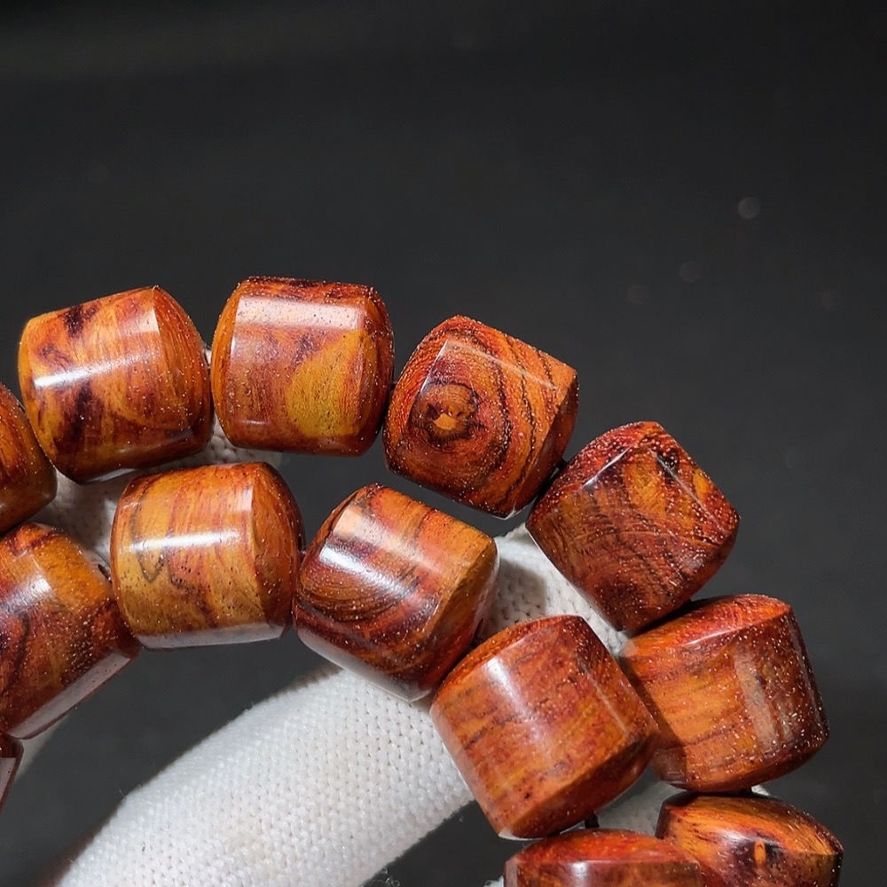 W33937402 Huanghuali Long Strand (Total weight approx. 58.7g, bead size approx. 14.9mm)