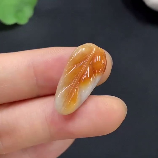 F28267756 Jadeite Leaf Pendant Total Weight Approx. 1.93g Color Origin Undetermined