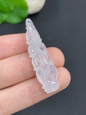 F42955963 翡翠玫瑰花挂件 货品总重量约2.7克