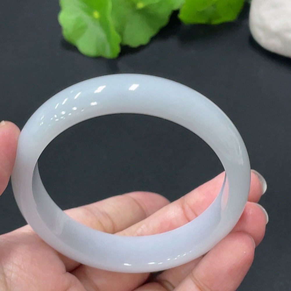 F21324745 Jadeite Round Bracelet Size 54.5 Total Weight 46.003g