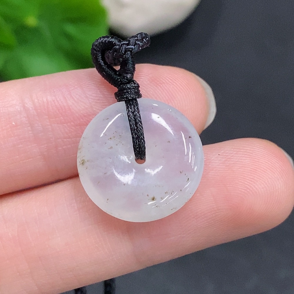 F33940838 Jadeite Peace Knot