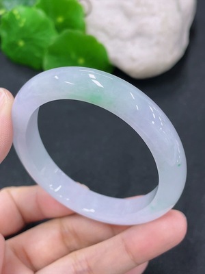 F43226882 翡翠贵妃手镯 圈口50.8/45mm 货品总约重33g