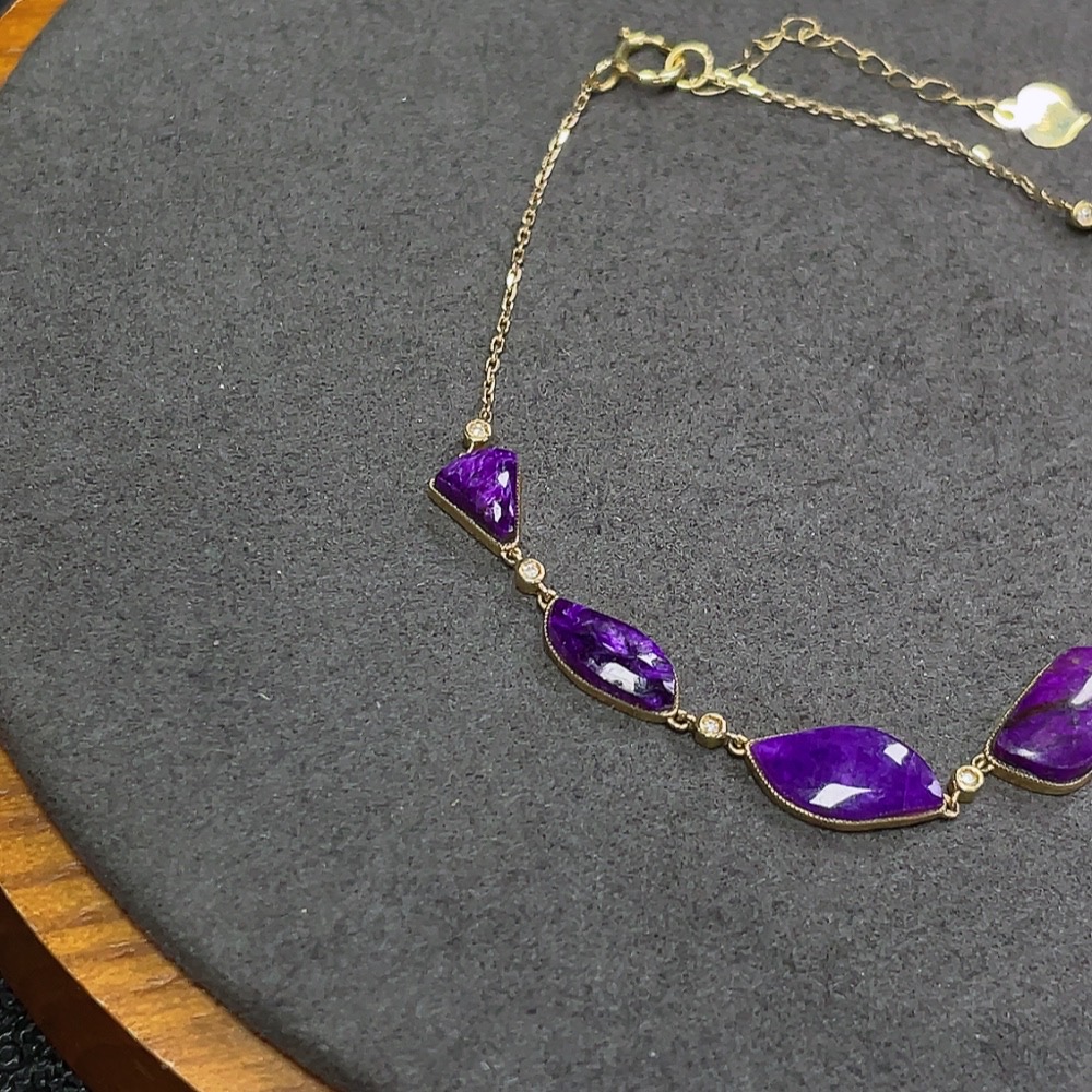 C31654975 Sugilite Bracelet with Other Mineral Components, Main Body Au 63%, Chain 18k Gold, Total Weight Approx. 2.74g, Stone Size 4.3-5.2mm