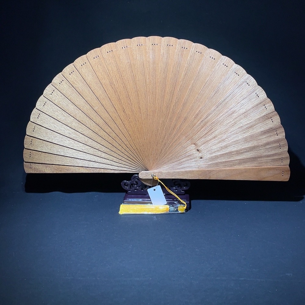 W31608608 Golden Silk Nanmu Fan