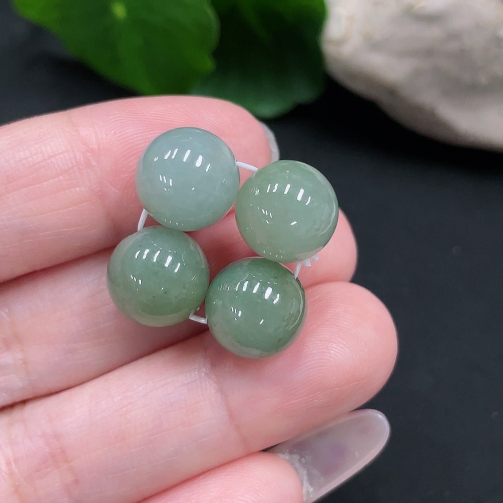F35129138 Jadeite Round Beads Sell as a Lot