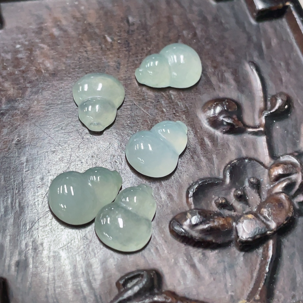 F34058128 Jadeite Gourd Inlay Piece