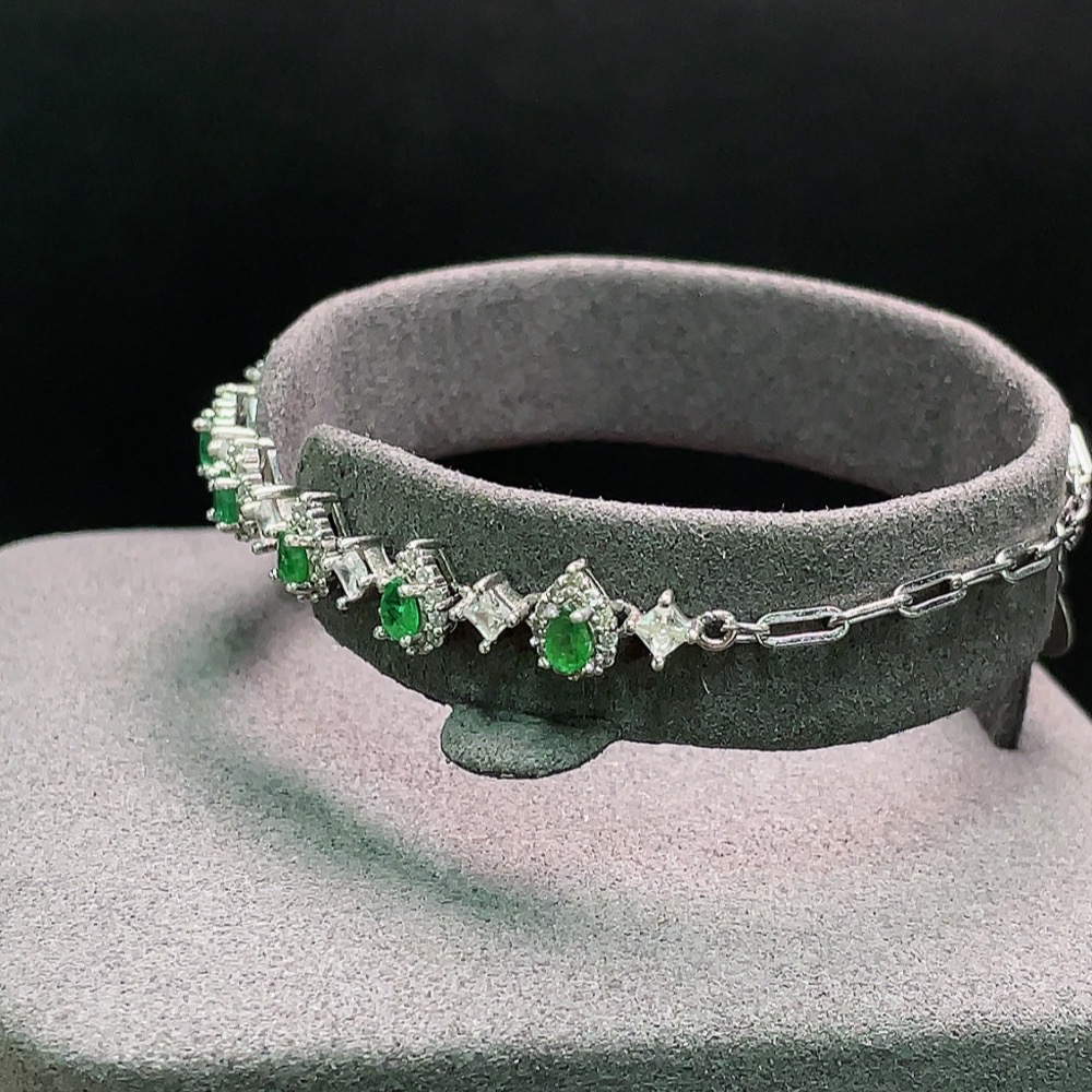 C33923339 Emerald Bracelet Non-Gold Clarity Enhancement Total Weight Approx. 5.08g