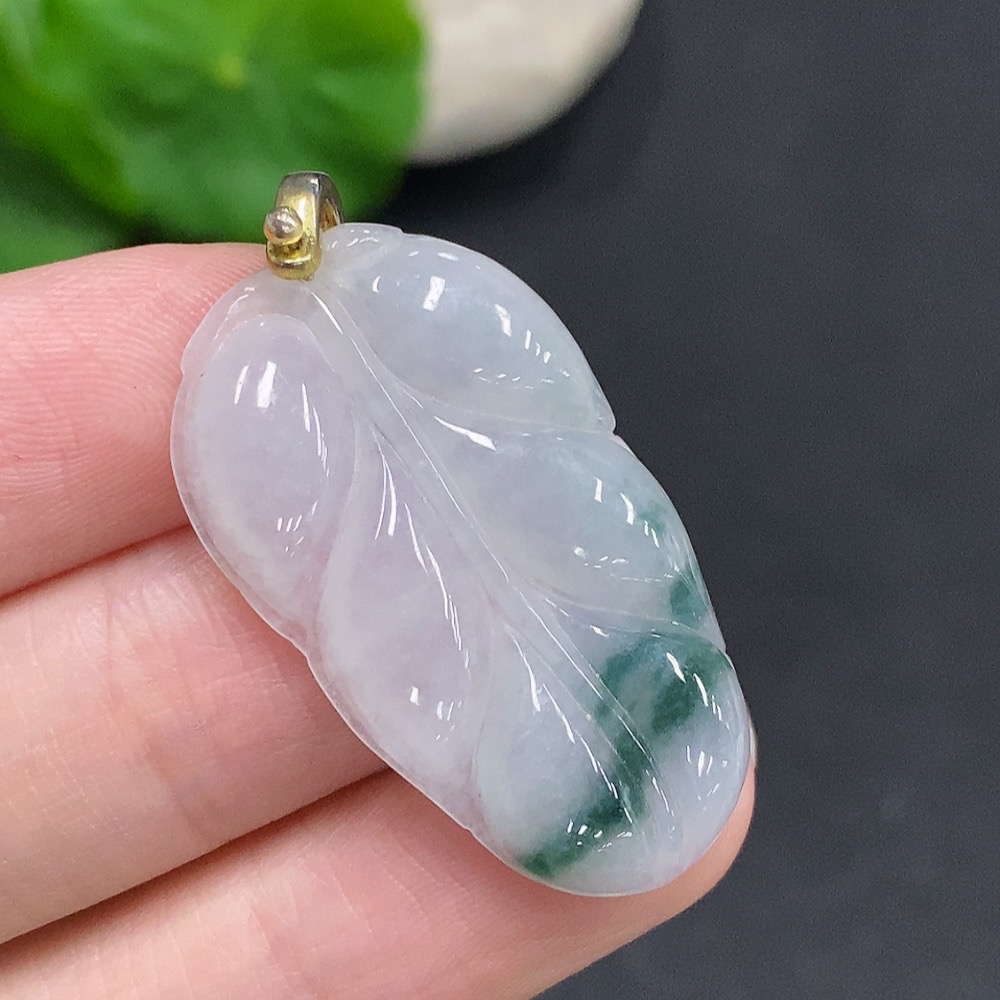 F34968730 Jadeite Leaf Pendant Non-Gold Inlaid Total Weight Approximately 4.7g