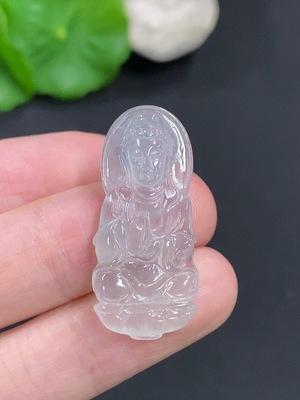 F46555650 翡翠观音挂件 货品总重量约4克