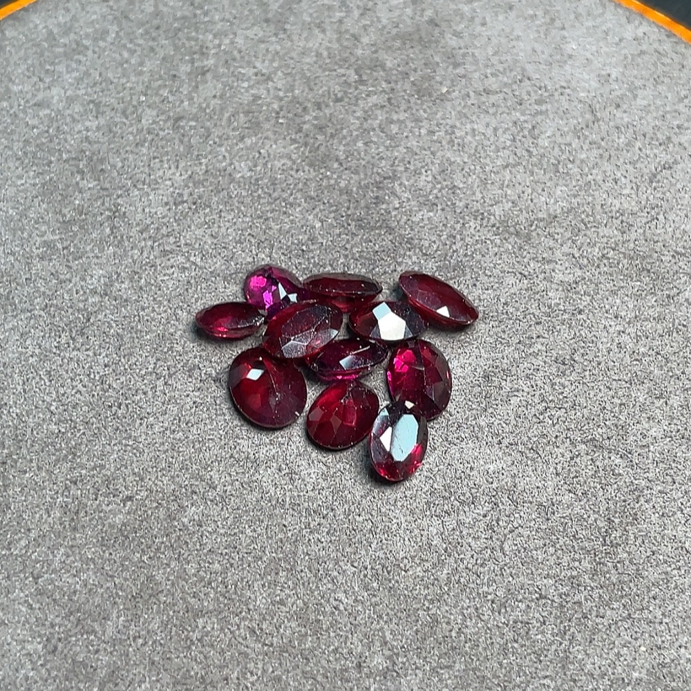 C34952391 Garnet Rough Stone Total Weight Approx. 11.685 Carats Sell as a Lot