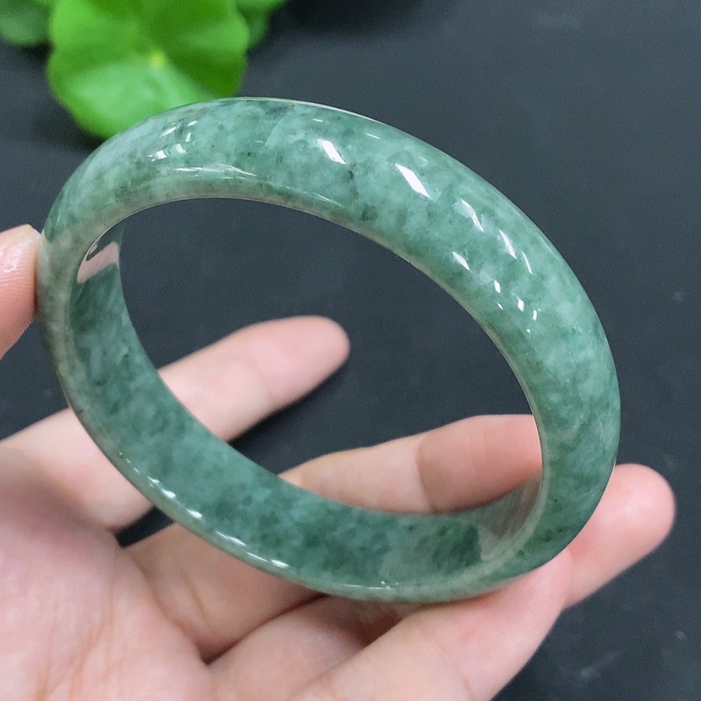 F23599515 Jadeite Round Bracelet Size 56.4 Total Weight 47.663g
