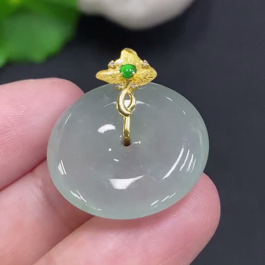 F34050339 Jadeite Safety Buckle with 18K Gold Fastener, Total Weight Approx. 5.5g (Non-Diamond)