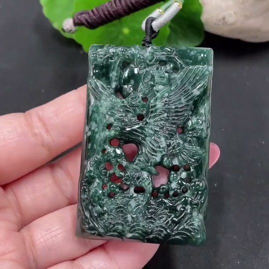 F34012648 Jadeite Pendant of Great Ambitions