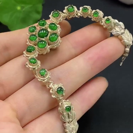 F17934002 Jadeite Cabochon Sell as a Lot (Not Gold Inlaid) Total Weight 20.538g