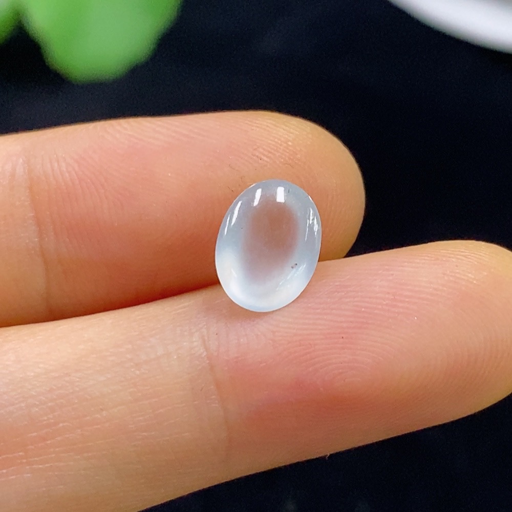 F35133931 Jadeite cabochon, total weight approx. 0.49g