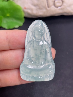 F46516065 翡翠挂件   观音     货品总重约5.7g