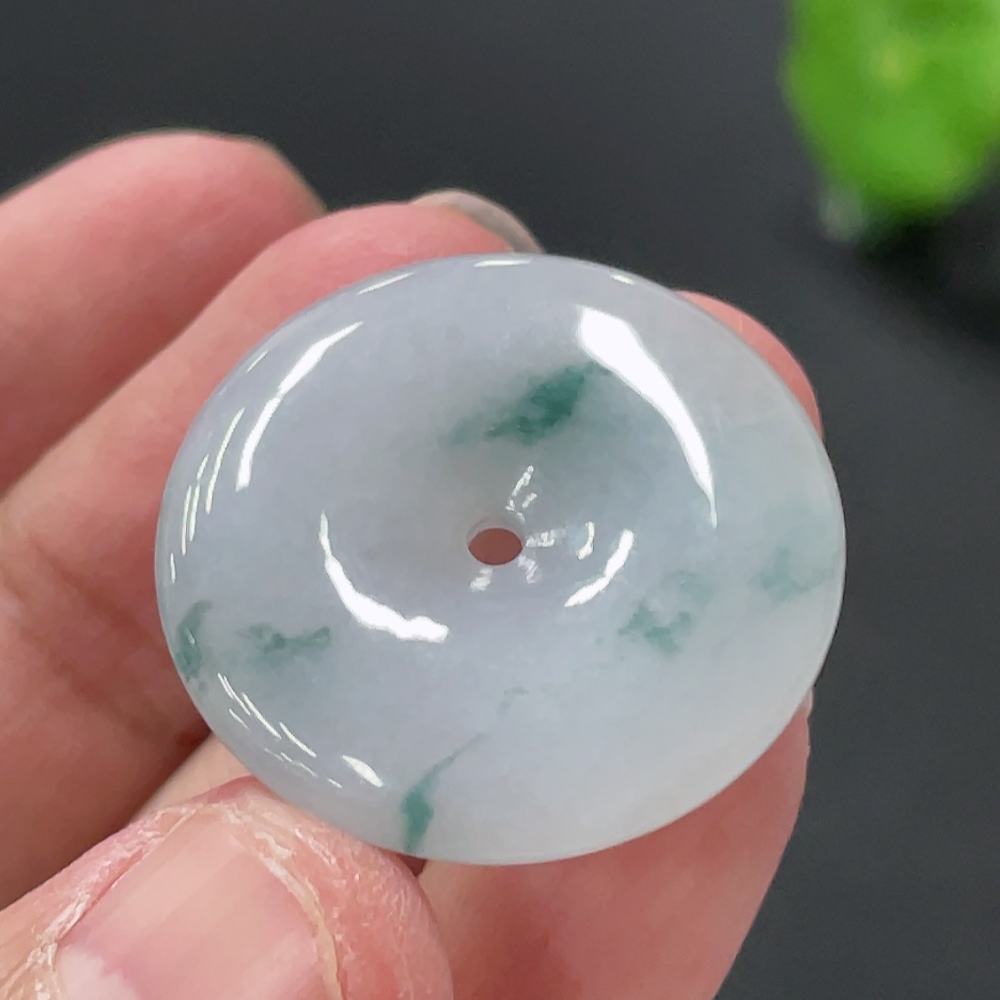 F35108265 Jadeite Peace Knot Pendant, Total Weight Approx. 7.4g