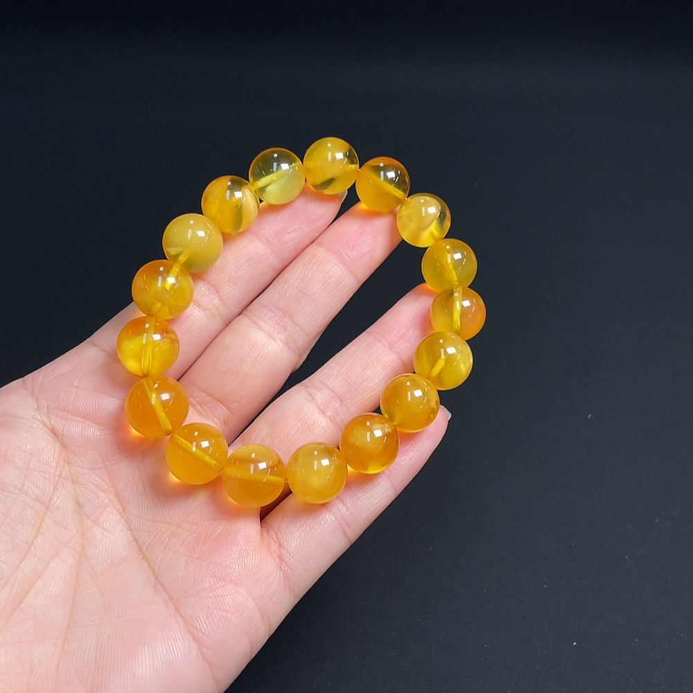 C23681438 Amber Beeswax Bracelet Total Weight Approx. 17.57g Size About 11.9mm
