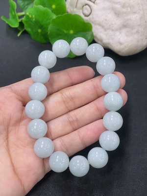 F46567918 翡翠手串  卡12mm左右 货品总重约50.9g
