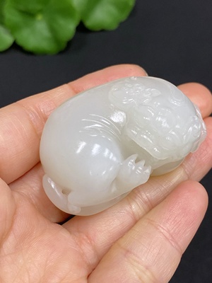 H28310617 Hetian Jade Pendant, Auspicious Beast, Total Weight Approx. 43.8g, Undetermined Skin Color Origin