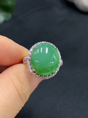 F19183529 Jadeite Inlaid Ring (18k Gold) Size 16 Approx. Total Weight 7.3g