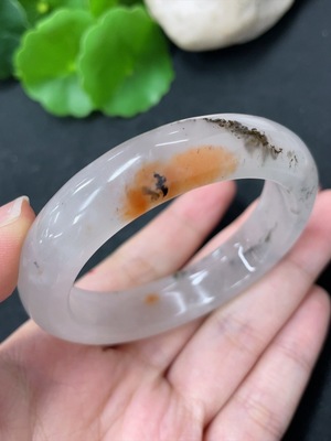 H41919901 非洲翠（独龙玉）正圈手镯  圈口51.9    货品总重约47.8g