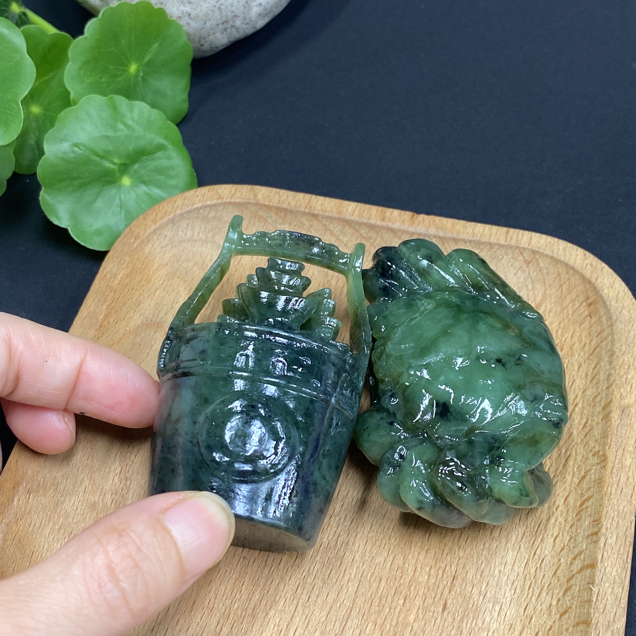 H33859295 Hetian Jade Handheld Piece - Wealth from All Directions, Total Weight Approx. 250.7g