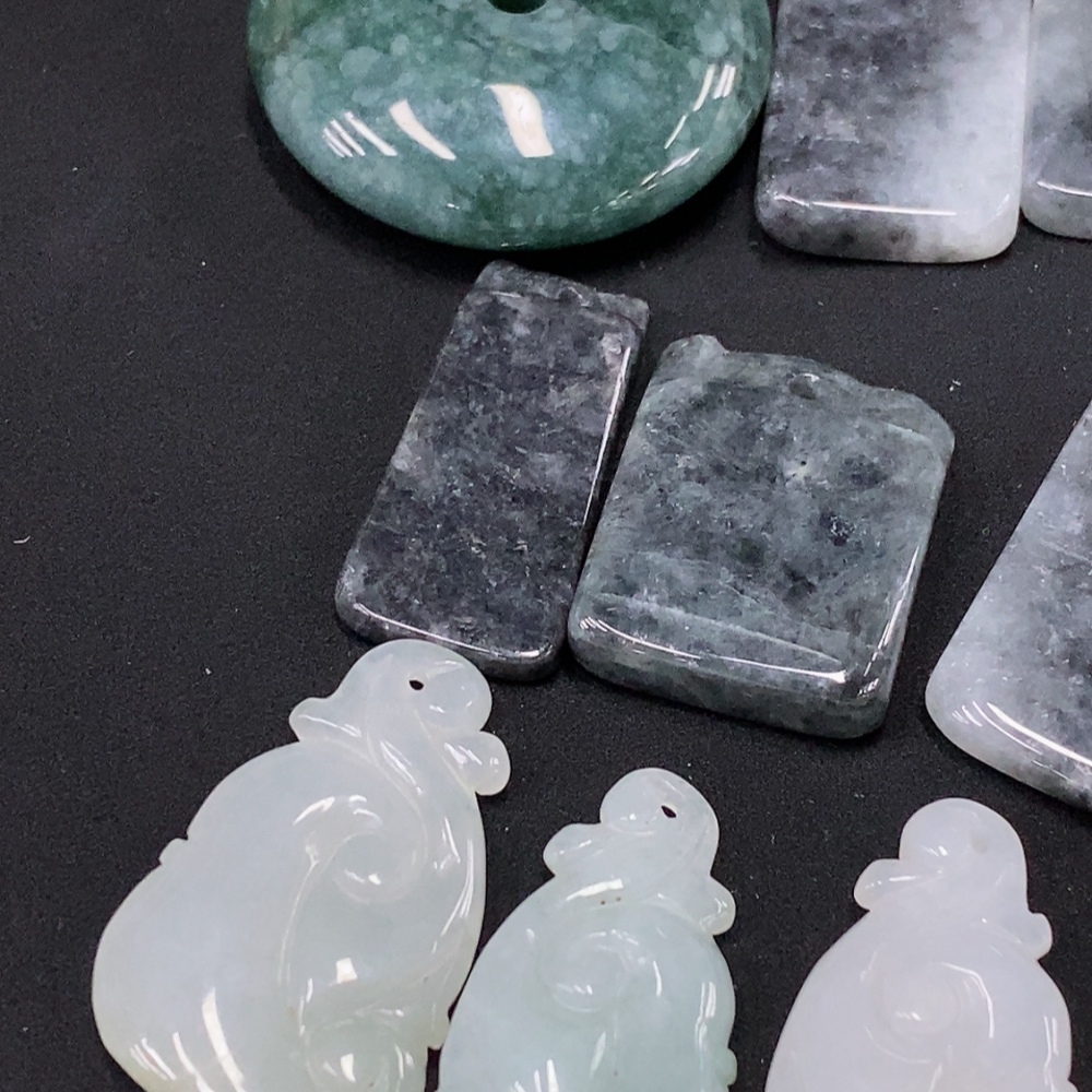 F29381420 Jadeite Pendant Sell as a Lot Color Origin Undetermined