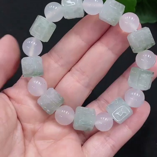 F28288351 Jadeite bracelet  Total weight approx. 40g (with non-A grade beads)