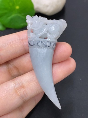 F46552418 翡翠毛货貔貅挂件 货品总重量约19.8克 颜色成因未定