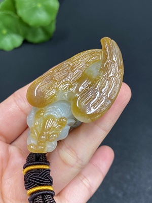 H30504881 Hetian Jade Handheld Piece - Auspicious Beast