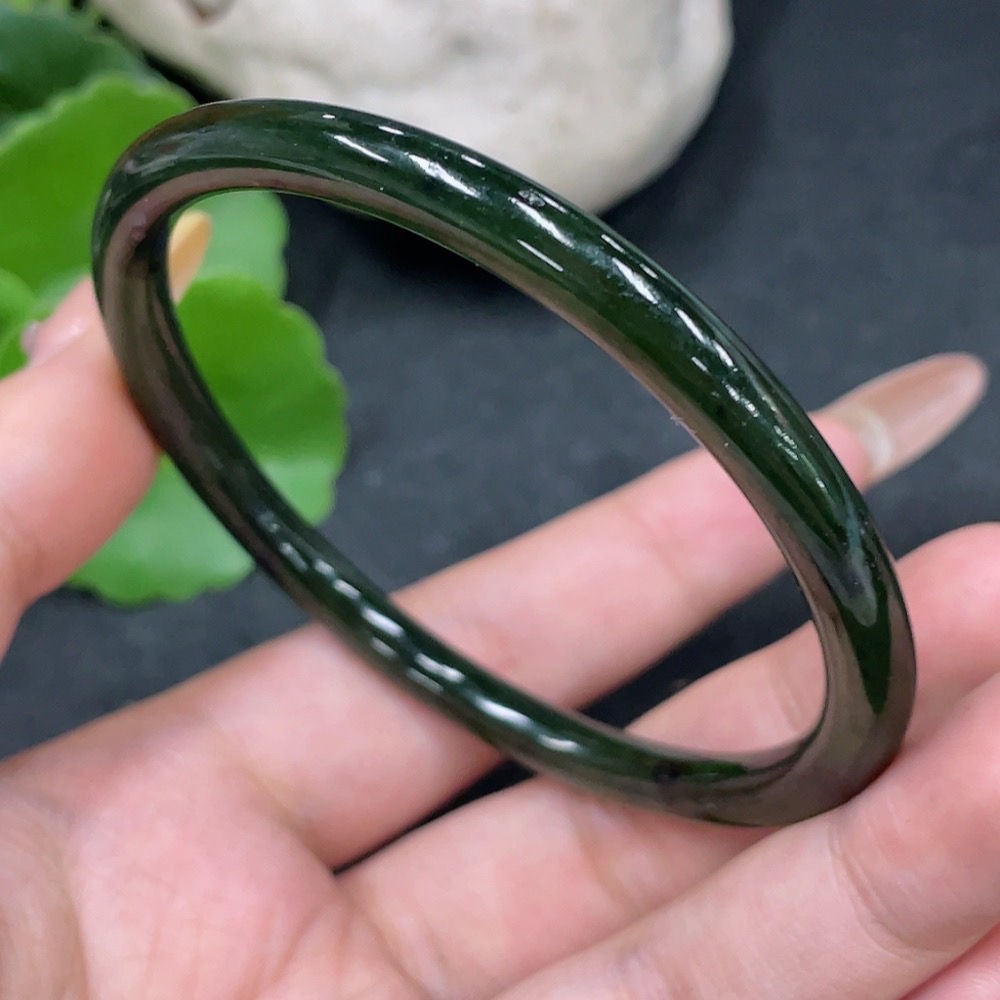 H32751682 Hetian Jade Round Bangle Size 59 Total Weight about 17.4g