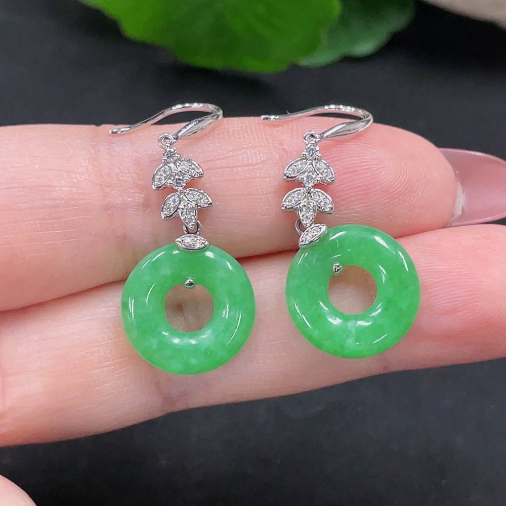 F34013417 Jadeite earrings pair 18K gold total weight approx. 4.5g (with diamond accents)