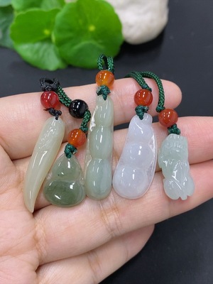 F46615557 翡翠挂件一手走