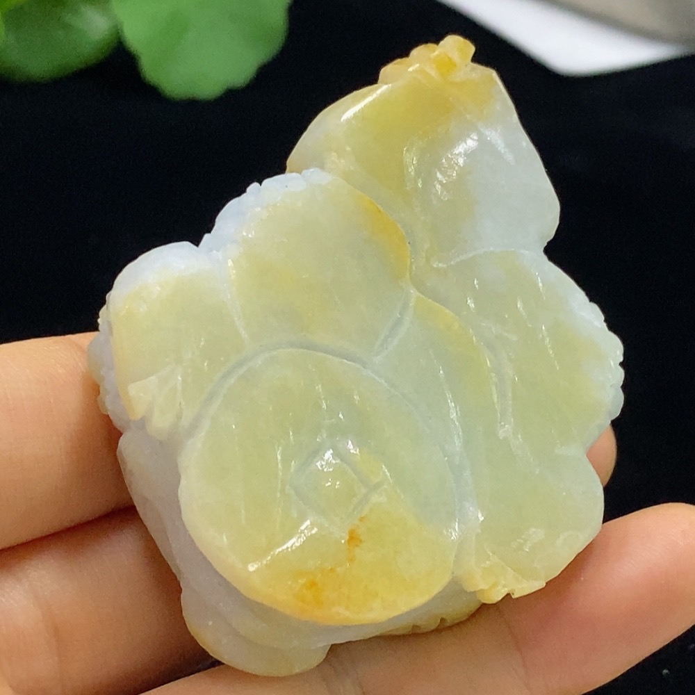 F34074959 Jadeite Rough Three-Legged Golden Toad Pendant Total Weight Approx. 129.01g